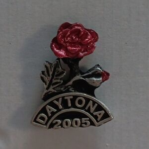 DAYTONA 2005 ROSE HAT LAPEL PIN